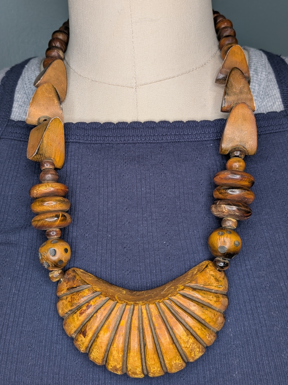 Vintage Chunky Carved Wood Statement Necklace Crescent Fan Pendant Tribal Boho